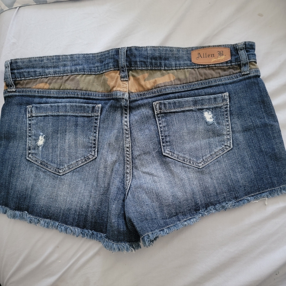 Allen B By Allen Schwartz Distressed Jean Shorts With Camo Cutout Accents Sz 16‎